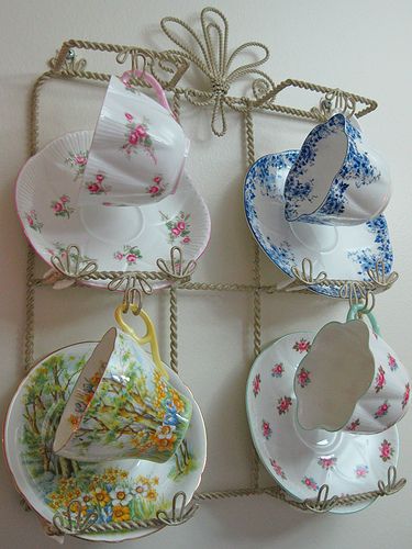 The teacups are pretty, but I really like the holder! * * https://www.facebook.com/AlwaysTeaTime http://alwaysteatimeallison.blogspot.com/ Tea Cup Display, Shelley Tea Cups, Teacups And Saucers, Pretty Tea Cups, Tea Cups And Saucers, Cuppa Tea, Pretty China, Teapots And Cups, China Cups