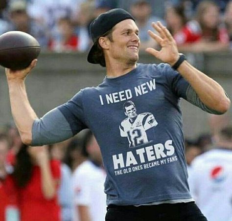 Tom Brady Funny, Tom Brady Football, Tom Brady Shirt, Tom Brady Patriots, England Sports, New England Patriots Football, Best Buddies, Barcelona Football, Patriots Fans