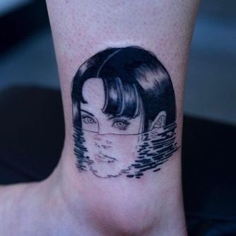 𝐓𝐡𝐞𝐁𝐥𝐮𝐫𝐫𝐲𝐓𝐡𝐨𝐮𝐠𝐡𝐭𝐬 on Instagram: “. #tattoo #girl #half #in #water #ink #tattoos #tattooed #art #artwork #inkwork #estetica” Water Tattoo, 4 Tattoo, Aesthetic Tattoo, Tattoo Life, Grunge Goth, S Tattoo, Skin Art, Blackwork Tattoo, Piercing Tattoo