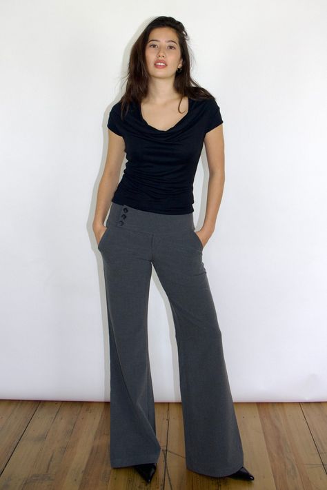 Low Rise Suit Pants, Grey Tailored Pants Outfit, Grey Trousers Outfit, Tailored Pants Outfit, Iconic Y2k, Trouser Outfit, 2000s Style, Low Rise Pants, Natural Contour