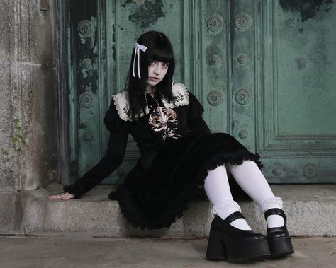 Haunted doll at the cemetery 🤍🪦 📸: @misanthropianarcissus <3 Doll Outfits Human, Haunted Doll Aesthetic, Haunted Outfit, Gothic Vampire Outfit, Haunted Fashion, Doll Outfits Aesthetic, Vampire Fashion Aesthetic, Doll Aesthetic Outfits, Creepy Outfits