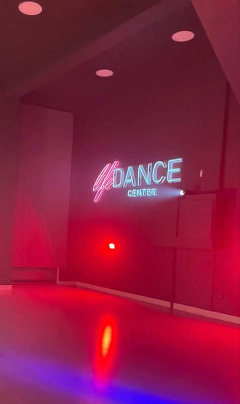 Dance Studio Led Lights, Dancing Studio Aesthetic, Dream Dance Studio, Dancer Room Ideas, Dance Room Aesthetic, Dance Studio Design Interiors, Zumba Aesthetic, Dance School Aesthetic, Dance Studio Lobby