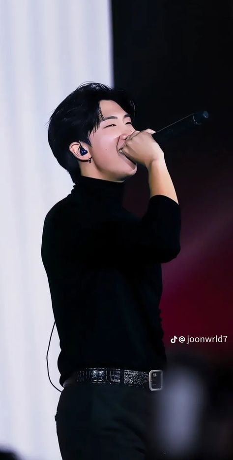 Kim Namjoon In Black Outfit, Namjoon In Black Outfit, Kim Namjoon Wallpaper Boyfriend, Rm Black Outfit, Rm Black Hair, Rm Hd Pictures, Namjoon Hd Pics, Rm Hd Wallpaper, Namjoon Black Hair