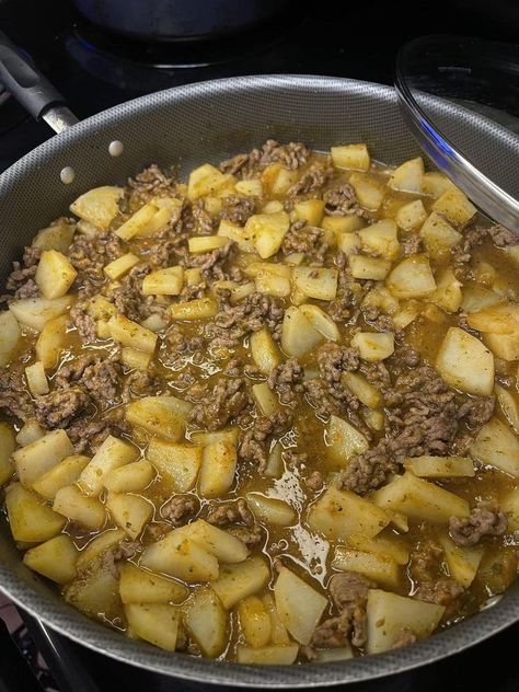 Easy-Recipes - Mom’s Picadillo Con Papa. Ground Beef with... | Facebook Homemade Picadillo, Picadillo Con Papas Recipe, Ground Beef With Potatoes, Beef With Potatoes, Ground Chuck, Papa Recipe, Ground Beef And Potatoes, Potato Crisps, Meat Substitutes