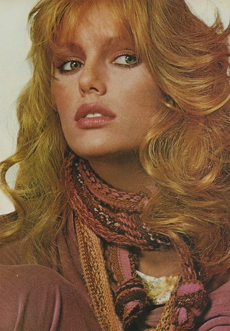 Patti Hansen by Irving Penn for Vogue US August 1977 Patti Hansen 70s, Patti Hansen, Irving Penn, Fashion 1970s, Lauren Hutton, Seventies Fashion, Vogue Us, Keith Richards, 1970s Fashion