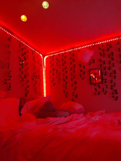 Red Led Lights Bedroom Aesthetic, Red Lights Bedroom, Led Lights Bedroom Aesthetic, Red Room Decor, Neon Rouge, Bedroom Aesthetic Cozy, Neon Bedroom, Led Lighting Bedroom, Lights Bedroom