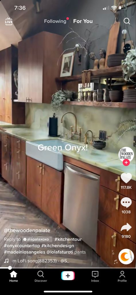 Onyx Countertops Kitchen, Green Onyx Kitchen, Onyx Kitchen, Green Countertops, Stone Countertops Kitchen, Stone Kitchen, Granite Countertops Kitchen, Interior Concept, Moving House