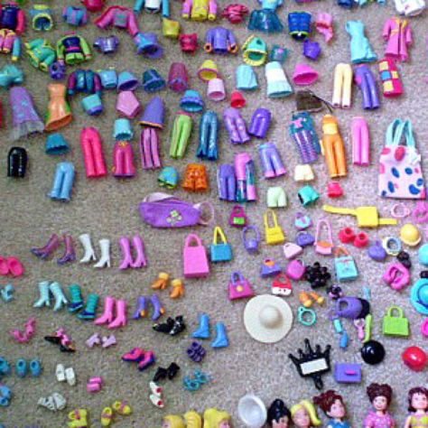 Essas são as roupas das Polly antigas tá em uma caixa tudo organizado a mesma coisa com as roupas das Polly novas eu só guardo as roupas das Polly que vem com roupas amais n tiro roupa de nenhuma boneca Polly Pocket Dolls, Right In The Childhood, Childhood Memories 90s, Childhood Memories 2000, Kids Memories, 90s Toys, 90s Baby, 90s Childhood, Polly Pocket