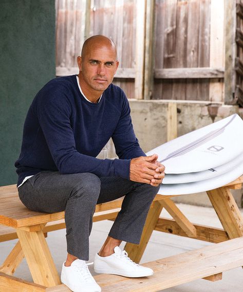 Mens Surfer Style, Bald Men Style, Older Mens Fashion, Kelly Slater, Surfer Style, Bald Men, Mens Winter Coat, Wardrobe Stylist, Stylish Mens Outfits