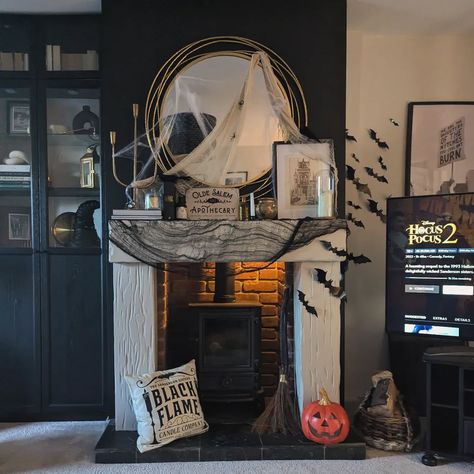 Halloween 2024 has arrived sistaaas 🏚️🔮🕯️🧙🏼‍♀️ Give me a cross between the house from Practical Magic, the witches from Hocus Pocus with a little drop of Salem lore and my living room might be getting close to that!! Its taken a few days to get it done but I LOVE ITTT!!!! BUT my last item I've been debating is..... Do I put up the floating candles or is that one too many? Let me know below if I should or not! 📸 • Gold Ring Mirror @wayfairuk • Hocus Pocus set of 4 cushion covers, bats, cobw... Black Flame Candle, Halloween 2024, The Witches, Practical Magic, Candle Companies, Floating Candles, My Living Room, Hocus Pocus, A Cross