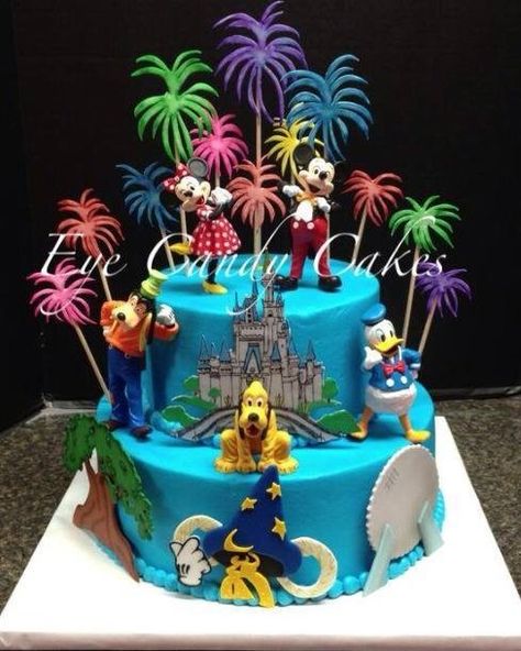 Disney world birthday Birthday Cake Disney, Disney World Birthday, Appetizing Food, Cake Paris, Disney Themed Cakes, Cakes Decorated, Disney Cake, Disneyland Birthday, Disney Desserts