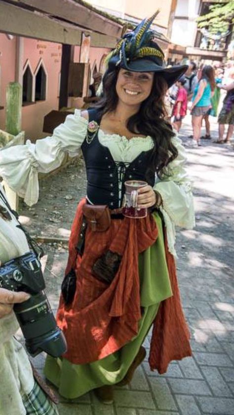 Sterling Renaissance Festival 2016 Wench Costume, Pirate Garb, Ren Faire Outfits, Fair Outfits, Pirate Fashion, Fest Outfits, Black Halloween Dress, Pirate Woman, Festival Costumes