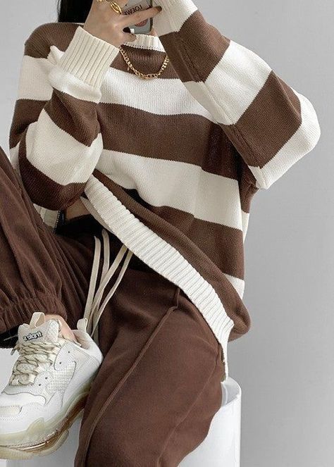 Skirt Styling, Striped Sweaters, 00s Mode, Outfit Ideas Winter, Winter Outfit Ideas, Korean Casual Outfits, Sweater Outfit, Everyday Fashion Outfits, Casual Day Outfits