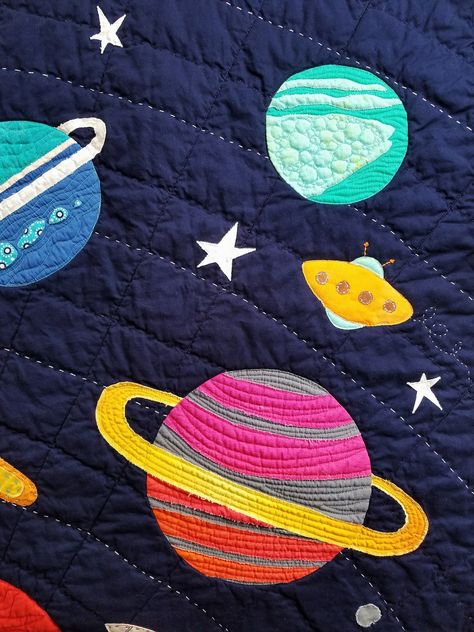 Image Outer Space Quilt Pattern, Space Quilts Ideas, Space Sewing Projects, Space Quilt Pattern, Planets Quilt, Kids Quilts Ideas, Rocket Quilt, Kids Quilt Patterns, Planet Quilt