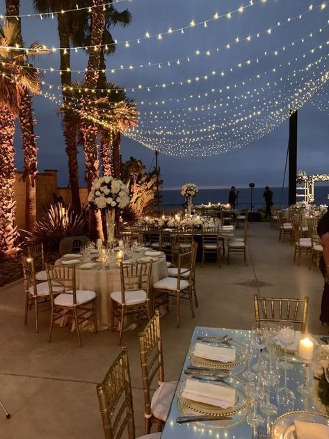 Beach Venue Wedding Receptions, Wedding On Sea, Outside Beach Wedding, Water Side Wedding, Beachy Wedding Venues, Cute Wedding Aesthetic, Ocean Wedding Reception, Beachy Wedding Theme, Wedding In Cancun