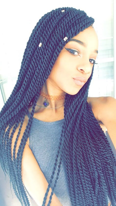 Senegalese twists Senegal Twist, Senegalese Twist Crochet Braids, Senegalese Twist Styles, Braids Goddess, Senegalese Twist Hairstyles, Senegalese Twists, African American Wigs, Twist Styles, Senegalese Twist