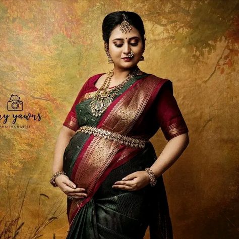 Metarnity Photoshoot Indian In Saree, Seemantham Sarees, Seemantham Stills, Valaikappu Photoshoot, Seemantham Photo Poses, Srimantham Sarees, Om Pic, Srimantham Photoshoot, Sreemantham Poses