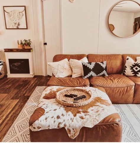 Western Apartment Decor, Boho Western Living Room, Western Boho Home Decor, Western Living Room Decor, Reminder To Myself, Western Living Room, Living Room Wall Decor Ideas, Western Bedroom Decor, Ranch House Decor