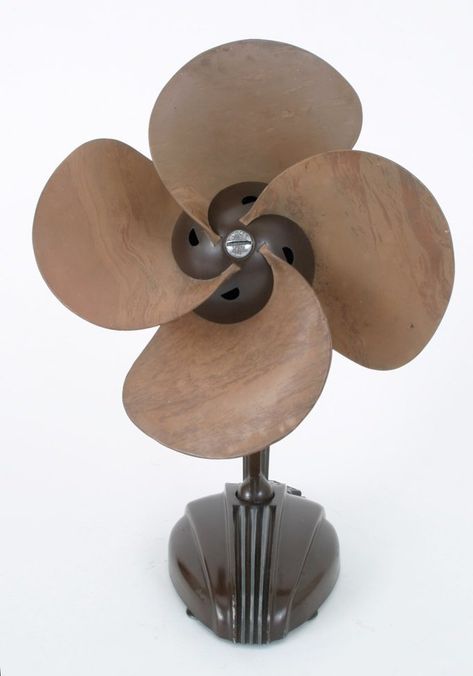 Samson Safe-flex fan, 1920’s/30’s   Manufactured by Samson United Corporation, Rochester, N.Y. USA   Rubber blades, metal stand, bakelite plug. Photographed by Joerg Josef Zimmermann  Aside from being a safety feature, rubber blades were also quieter than metal. Wooden Fan, Wind Mill, Vintage Fan, Antique Fans, Industrial Fan, Art Deco Fan, Streamline Moderne, Retro Fan, Deco Originale