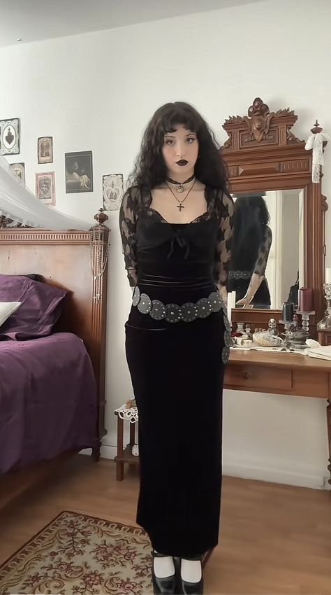 Witchy Outfits, Become A Fashion Designer, Gothic Outfits, Goth Outfits, Fashion Fits, Dark Fashion, School Fashion, Goth Fashion, Aesthetic Outfits