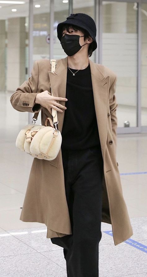 Jhope Girlfriend, Hoseok Outfits, J Hope Style, J Hope Fashion, J-hope Outfit, J-hope Pictures, Bts Airport Fashion, J-hope Photoshoot, Hope Fashion