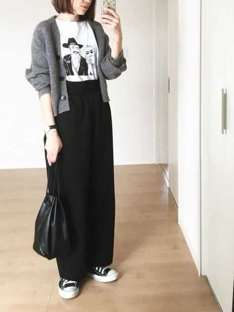 Japanese Outfits Casual, Japan Fashion Casual, Japanese Minimalist Fashion, Japanese Fashion Women, Japan Outfits, Minimalist Moda, 일본 패션, Modest Fashion Hijab, Japanese Street Fashion