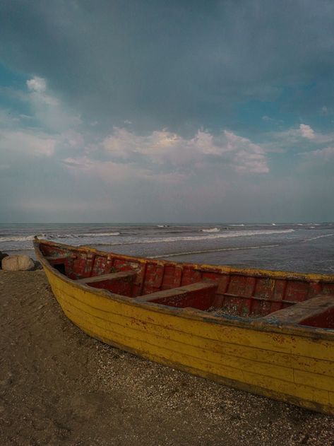 Abandoned on Chalous Beach Abandoned Beach, Grungy Beach Aesthetic, Abandoned Beach Aesthetic, Abandoned Underwater, Rooftop Abandoned, Lighthouse Keeper, Old Planes, Abandoned Fishing Village, Old Boats