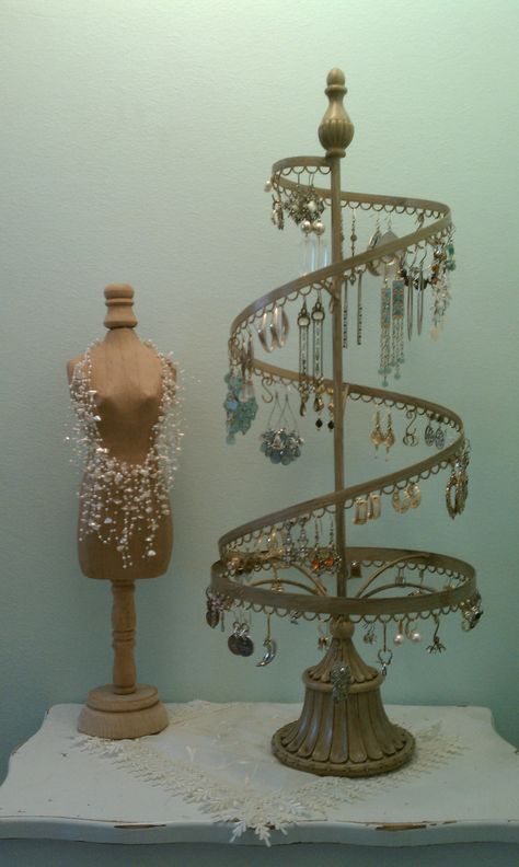 Fantastic earring holder.  This is actually the Vintage Spiral Stand sold by Willow House. Jewelry Storage Diy, Willow House, Jewellery Holder, Diy Jewelry Display, Deco Originale, Earring Holder, Room Makeover Inspiration, Jewelry Tree, Cute Room Decor