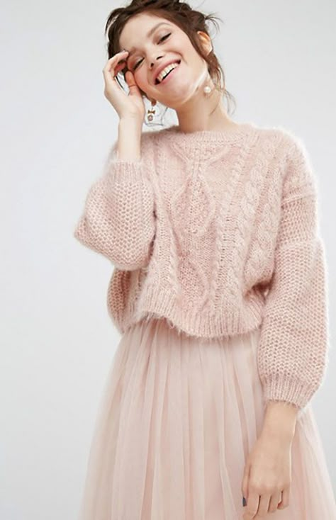 Knitting Clothes Patterns, Tulle Outfit, Tule Rok, Pink Jumper, Cable Knit Jumper, Sweater Knitting Patterns, Mode Inspo, Knit Outfit, Knit Fashion