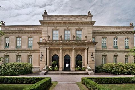 American Country House, Classic Mansion, Newport Mansions, Mansion Tour, Marble House, Newport Rhode Island, House Hunters, Country Houses, Landscape Features