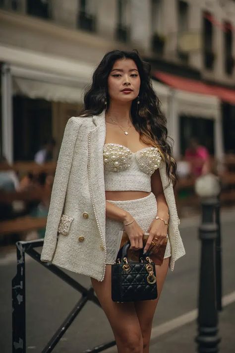 Street Style Bags from Couture Week Fall ’22, Part II - PurseBlog Blazer Dress Outfits, Haute Couture Outfits, Maxi Frocks, Street Couture, Street Style Bags, Iranian Women Fashion, Couture Outfits, Trendy Fashion Tops, Couture Week