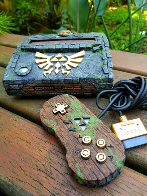 Zelda Diy, Custom Consoles, Video Game Room Design, Retro Gadgets, Video Game Rooms, Zelda Art, Video Game Room, Retro Video Games, Game System