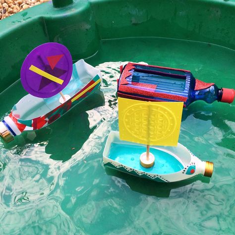 Plastic bottle boats — Handy with Scissors Junk Modelling, Plastic Bottles Crafts, Kids Boat, Water Bottle Crafts, Recycling Facts, Boat Crafts, Floating Boat, Make A Boat, Recycling Information