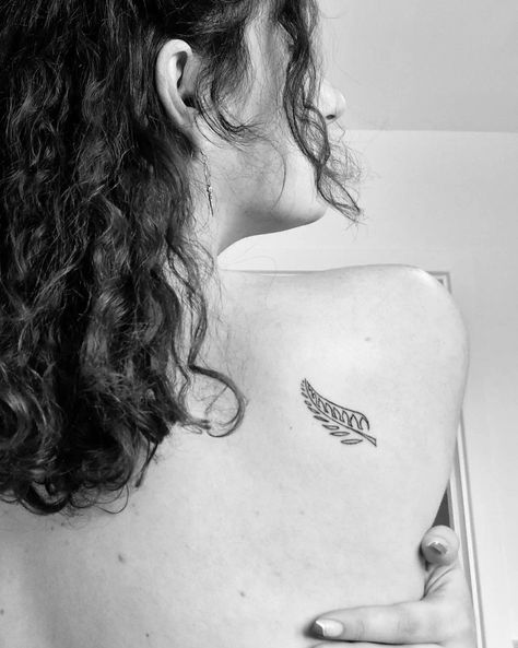 New Zealand Outline Tattoo, Kiwi Tattoo New Zealand, Kiwi Fern Tattoo, Nz Inspired Tattoo, New Zealand Fern Tattoo Design, New Zealand Tatoos, Small New Zealand Tattoo, Small Fern Tattoo Simple, Fern Tattoo New Zealand