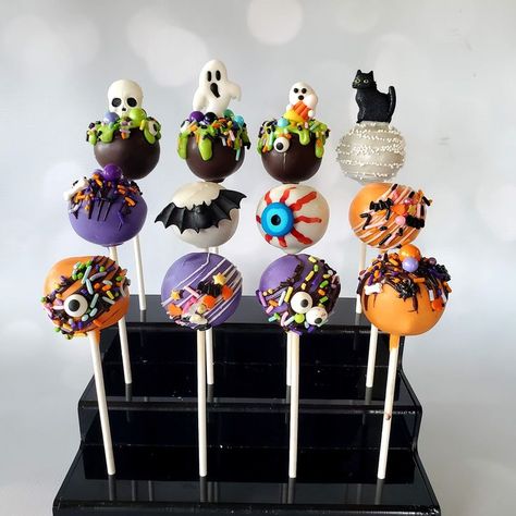 Witch Cake, Spider Cake, Cake Pop Designs, Halloween Cake Pops, Boards Ideas, Pop Ideas, Halloween Food Treats, Halloween Cake, Halloween Monster