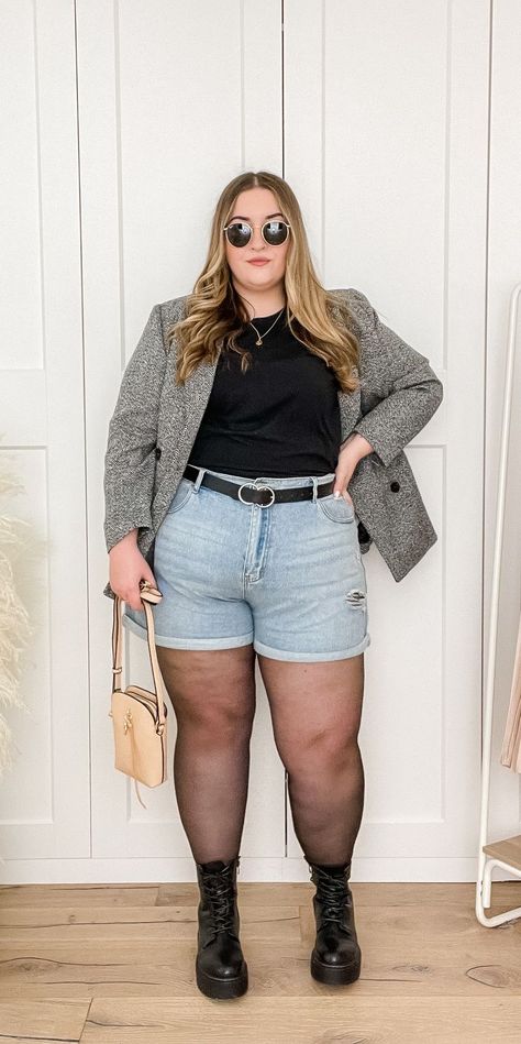 Plus Size Combat Boots, Combat Boot Outfits Plus Size, Plus Size Combat Boots Outfit, Shorts Tights Outfit, Plus Size Tights Outfit, Brogues Womens Outfit, Shorts And Tights Outfit, Plus Size Shorts Outfit, Winter Shorts Outfits