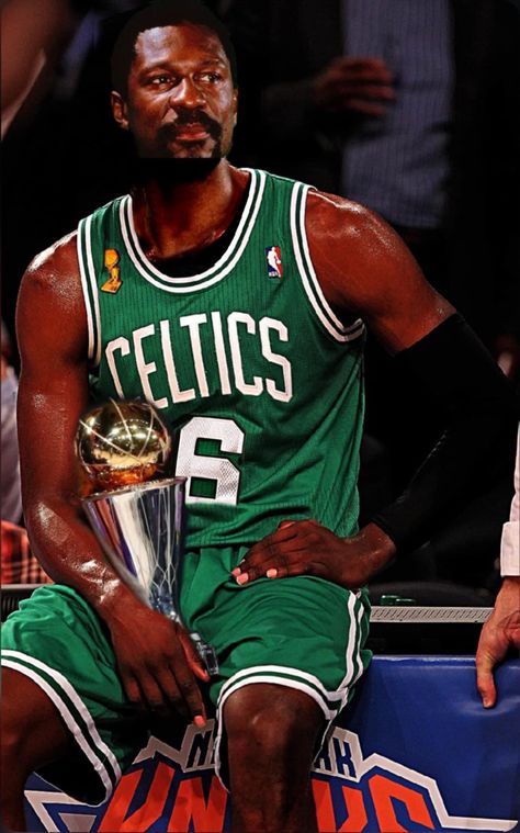 Nba Photos, Best Nba Players, Celtic Pride, Bill Russell, Basketball History, Symbol Of Strength, Famous Photos, Nba Sports, Nba Wallpapers