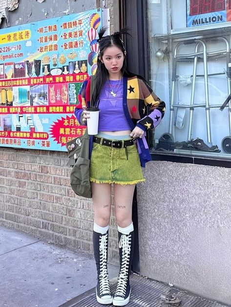 Save = Follow me Fun Street Style, Japanese Punk Outfits, Funky Y2k Outfits, Funky Artsy Outfits, Super Colorful Outfits, Funky Fits Aesthetic, 80s Maximalism Fashion, Bright Grunge Outfits, Colorful Alternative Outfits