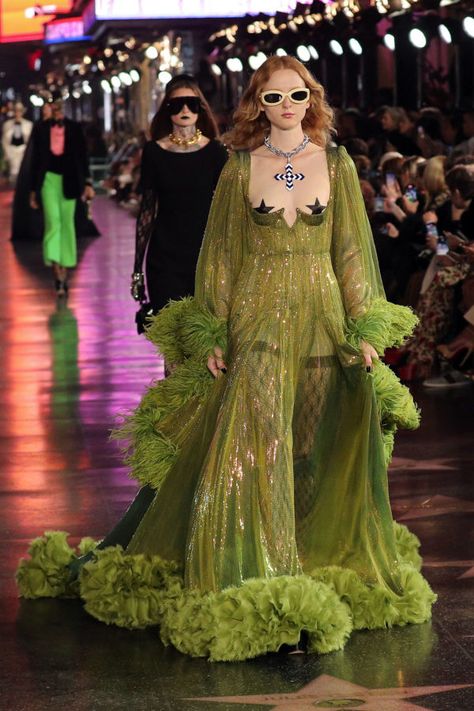 Green Gucci Dress, Gucci Haute Couture, Gucci Catwalk, Hobo Dress, Gucci Love Parade, Love Parade, Gucci Runway, Gucci Gown, Chinese Theatre