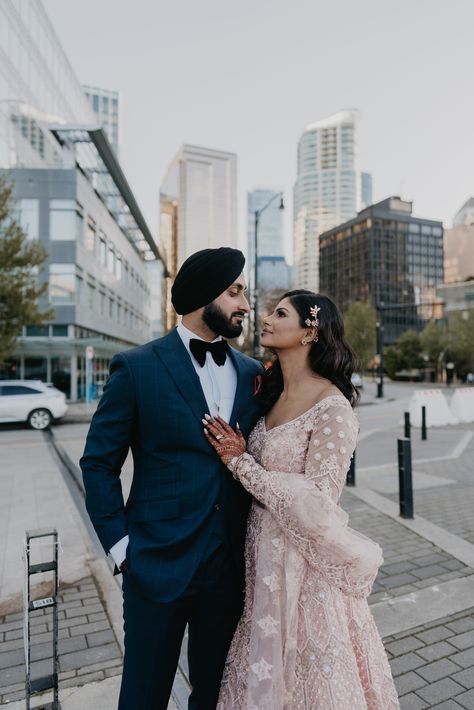 Punjabi Engagement, Brown Couples, Punjabi Wedding Couple, Indian Engagement, Dream Marriage, Anand Karaj, Sikh Bride, Shoot Poses, Foto Wedding