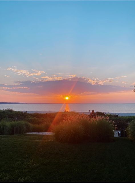 East Hamptons, Sunset, Beach East Hamptons Aesthetic, Hampton Aesthetic, Beach Hamptons, Summer In The Hamptons, House In The Hamptons, Hamptons Aesthetic, Hamptons Beach, East Coast Beaches, Hamptons Summer