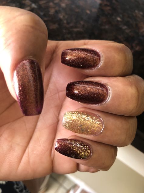 Copper Colored Nails, Brown Glittery Nails, Bronze Glitter Nails, Copper Nails Acrylic, Brown Nails With Glitter, Brown Sparkle Nails, Burnt Orange Sparkle Nails, Fall Nails Glitter, Sparkly Burnt Orange Nails