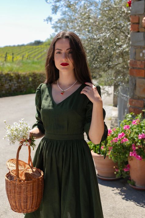 Mary Dress - moss green colour — BEDRA VINTAGE Vintage Linen Dress, Mary Dress, Elastic Sleeves, Look Retro, Vestidos Vintage, Fashion Attire, Moss Green, Sustainable Clothing, Look Cool