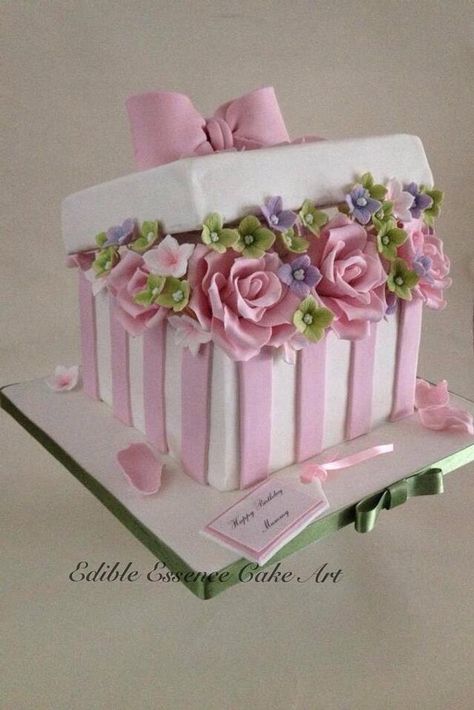 Flower Box Cake, Gift Box Cakes, Beautiful Birthday Cakes, Cakes For Women, Cake Decorating Designs, Cake Icing, Gift Cake, Novelty Cakes, Take The Cake