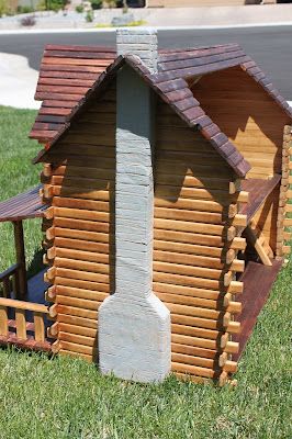 Jenny's Miniatures: The Finished Log Cabin Miniature Log Cabin Diy, Moss Creek Log Cabin Dollhouse, Log Cabin Dollhouse, Log Cabin Craft, Cabin Dollhouse, Primitive Cabin, Paper Dollhouse, Real Good Toys, Dollhouse Decorating