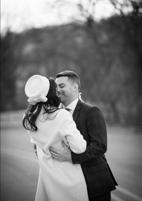 White Pillbox Hat/ Winter Wedding Hat / Bridal Hat/ Audrey - Etsy White Pillbox Hat, Short Brim Hat, Formal Hat, Elegant Headband, Vintage Style Hat, Happy Bride, Bridal Hat, Classic Brides, Wedding Hat