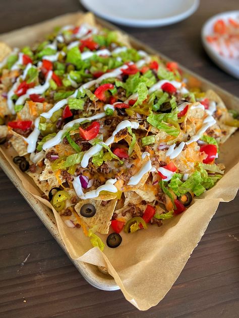 Basic Nachos Recipe, Sheet Pan Nachos Recipe, Party Appetizers Dips, Fries Nachos, Mexican Catering, Party Appetizer Dips, Burrito Bowl Meal Prep, Bowl Meal Prep, Sheet Pan Nachos