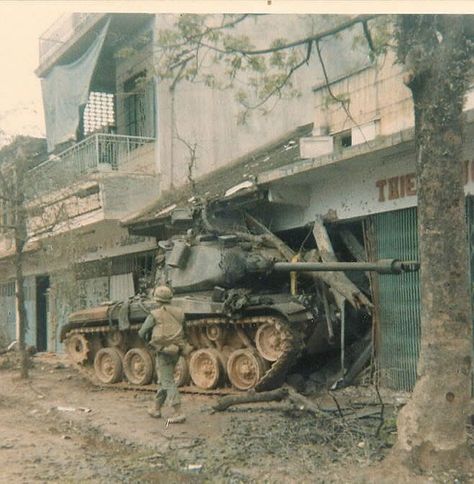 Vietnam Tank, Good Morning Vietnam, Military Photography, Land Clearing, Vietnam History, Military Drawings, Military Diorama, World Of Tanks, Tanks Military