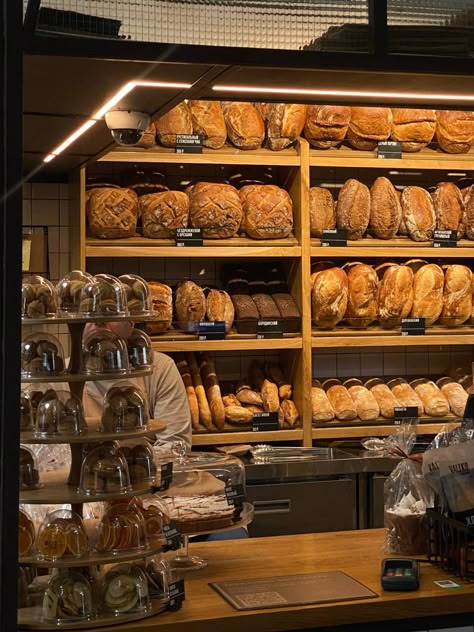 Bread Bakery Aesthetic, Vintage Bakery Aesthetic Interior, Baking Asethic, Cozy Bakery Aesthetic, Bakery Owner Aesthetic, Kento Nanami Manga, Bakery Shop Aesthetic, Boulangerie Aesthetic, Vintage Bakery Aesthetic