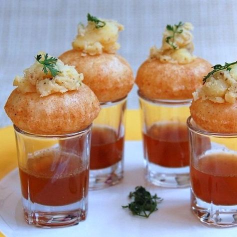 Easy Wedding Food, Gol Gappa, Cocktail Snacks, Indian Wedding Food, Dahi Vada, Desi Street Food, Food Counter, Sangeet Night, Entertaining Food